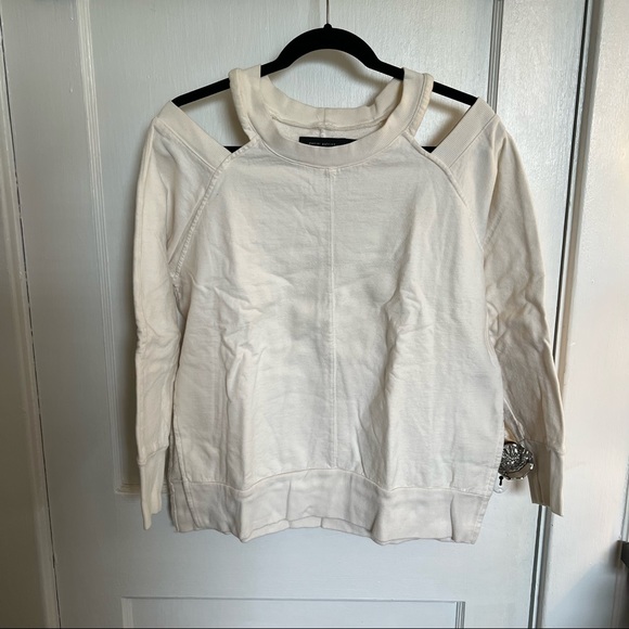 Daniel Patrick cream sweater size M cold shoulder - Picture 2 of 6